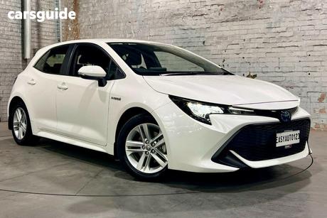 White 2018 Toyota Corolla Hatchback Ascent Sport (Hybrid)