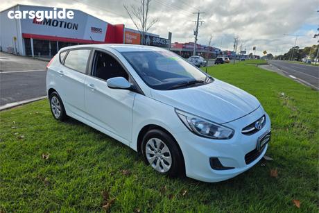 White 2015 Hyundai Accent Hatchback Active