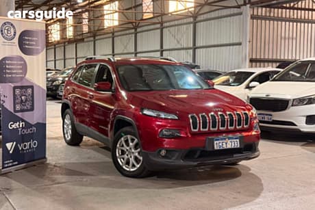 Red 2015 Jeep Cherokee Wagon Longitude (4X4)
