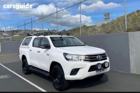 White 2016 Toyota Hilux Dual Cab Utility Sr (4X4)