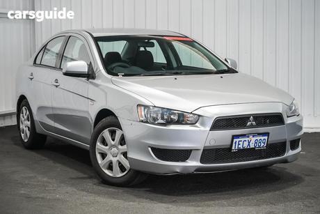 Silver 2013 Mitsubishi Lancer Sedan Es