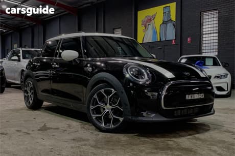 Black 2021 Mini Cooper Hatchback Classic 5D Hatch