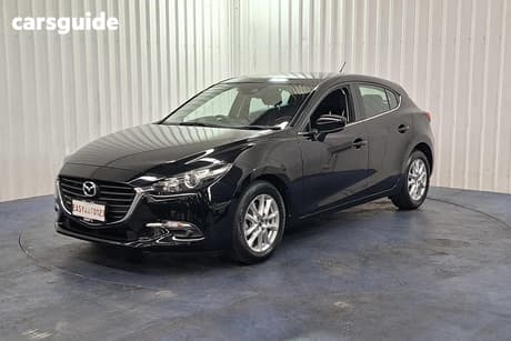 Black 2017 Mazda 3 Hatchback Maxx