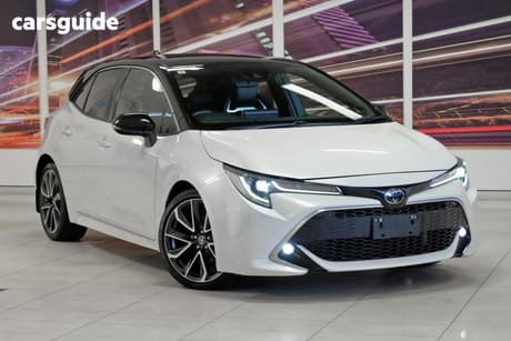 White 2021 Toyota Corolla Hatchback Zr