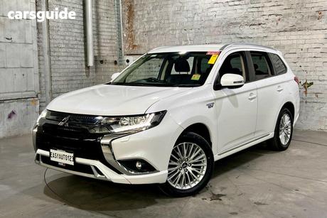 White 2018 Mitsubishi Outlander Wagon Ls Phev (Hybrid)