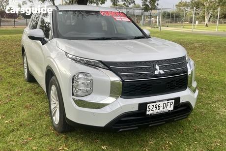 White 2024 Mitsubishi Outlander Wagon Es 5 Seat (2Wd)