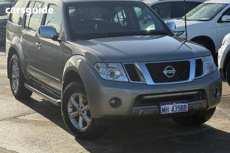 Silver 2013 Nissan Pathfinder Wagon Ti (4X4)