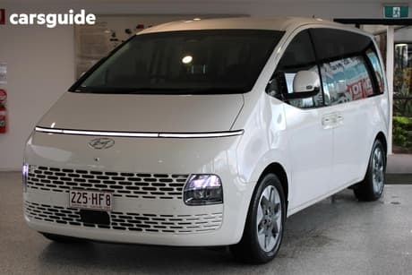 White 2023 Hyundai Staria Wagon Elite