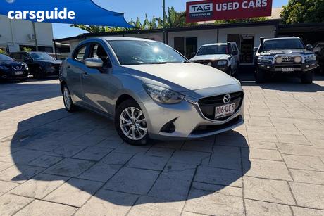 Silver 2018 Mazda 2 Sedan Maxx
