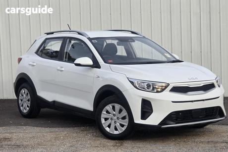 White 2023 Kia Stonic Wagon S