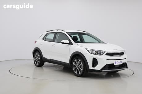 White 2022 Kia Stonic Wagon Sport