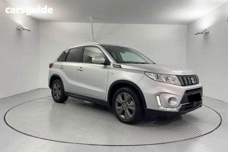 Silver 2023 Suzuki Vitara Wagon Beat