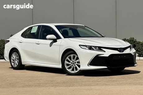 White 2024 Toyota Camry Sedan Ascent