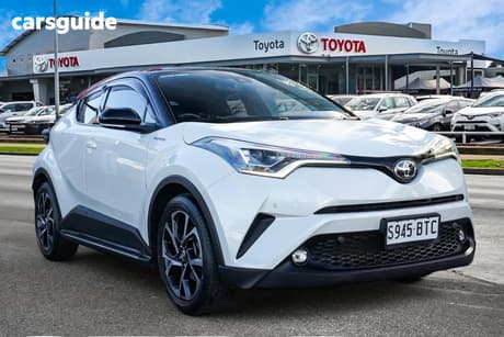White 2017 Toyota C-HR Wagon Koba (Awd)