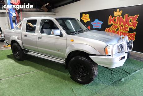 Silver 2005 Nissan Navara Dual Cab Pick-up St-R (4X4)