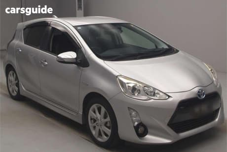Silver 2015 Toyota Aqua Hatch S