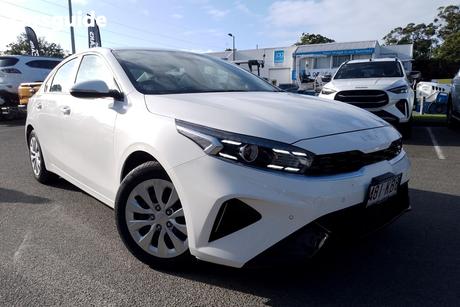 White 2024 Kia Cerato Sedan S