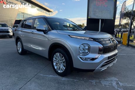 Silver 2024 Mitsubishi Outlander Wagon Ls 7 Seat (2Wd)