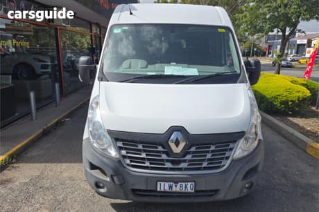 White 2016 Renault Master Bus Lwb Mid