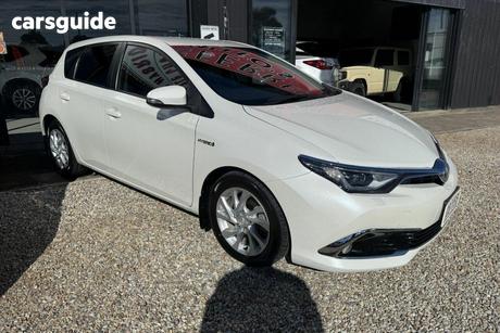 White 2018 Toyota Corolla Hatchback Ascent Sport (Hybrid)