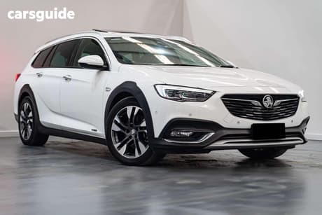 White 2019 Holden Calais Sportswagon V