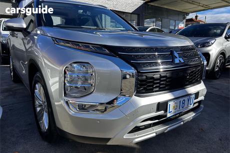 Silver 2024 Mitsubishi Outlander Wagon Ls 7 Seat (2Wd)