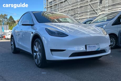 White 2023 Tesla Model Y Wagon Rear-Wheel Drive