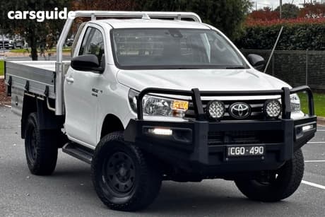 White 2022 Toyota Hilux Cab Chassis Sr (4X4)