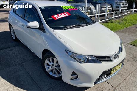 White 2014 Toyota Corolla Hatchback Ascent Sport