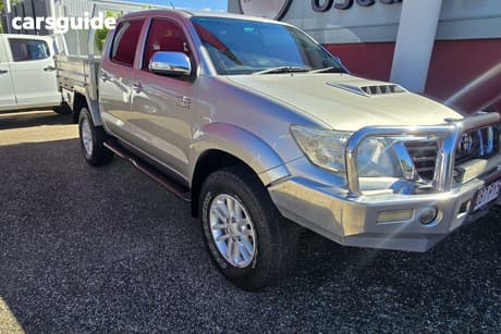 Silver 2013 Toyota Hilux Dual Cab Pick-up Sr5 (4X4)