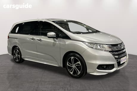 Silver 2015 Honda Odyssey Wagon Vti-L