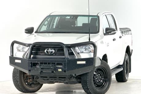 2022 Toyota Hilux Sr (4X4)