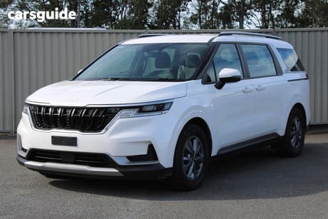 White 2023 Kia Carnival Wagon S