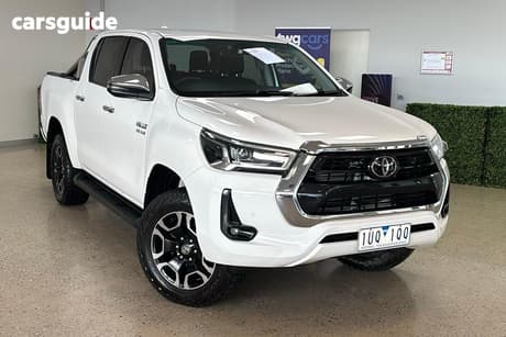 White 2021 Toyota Hilux Double Cab Pick Up Sr5 (4X4)