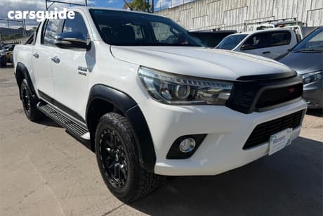 White 2017 Toyota Hilux Dual Cab Utility Sr5 (4X4)