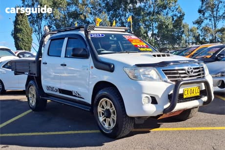 White 2013 Toyota Hilux Dual Cab Pick-up Sr (4X4)