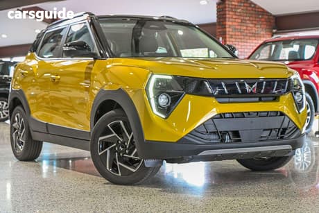 Yellow 2025 Mahindra Xuv 3Xo Wagon Ax7L