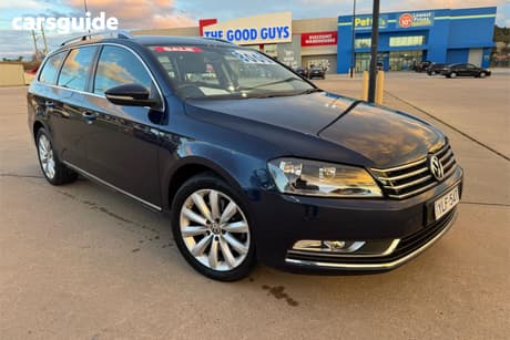 Blue 2014 Volkswagen Passat Wagon 118 Tsi