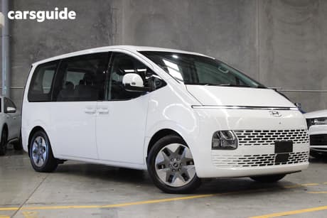 White 2022 Hyundai Staria Wagon