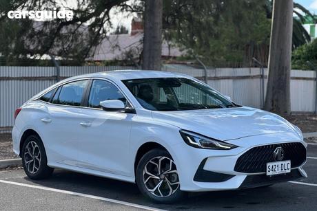 White 2023 MG MG5 Sedan Vibe