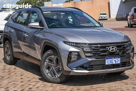 Silver 2025 Hyundai Tucson Wagon Hybrid (Fwd)