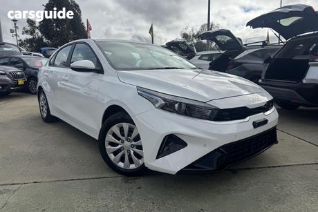 White 2023 Kia Cerato Sedan S