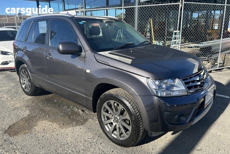 Grey 2016 Suzuki Grand Vitara Wagon Navigator (4X2)