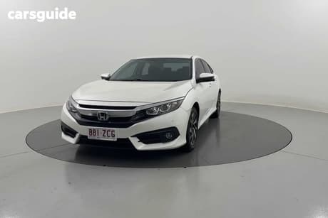 White 2016 Honda Civic Sedan Vti-S