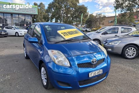 Blue 2010 Toyota Yaris Hatchback Yr
