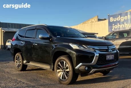 Black 2017 Mitsubishi Pajero Sport Wagon Exceed (4X4) 7 Seat