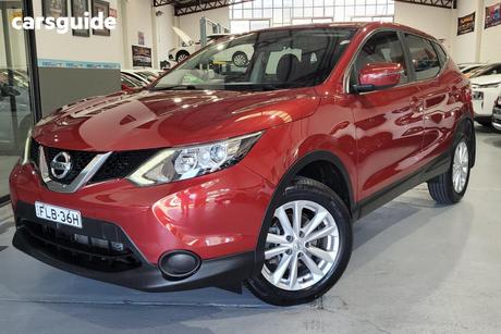 Red 2016 Nissan Qashqai Wagon St (4X2)
