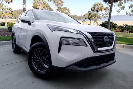 White 2024 Nissan X-Trail Wagon St (2Wd)