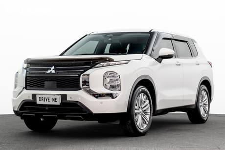 White 2023 Mitsubishi Outlander Wagon Es 5 Seat (2Wd)