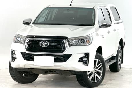 White 2019 Toyota Hilux Double Cab Pick Up Sr5 (4X4)